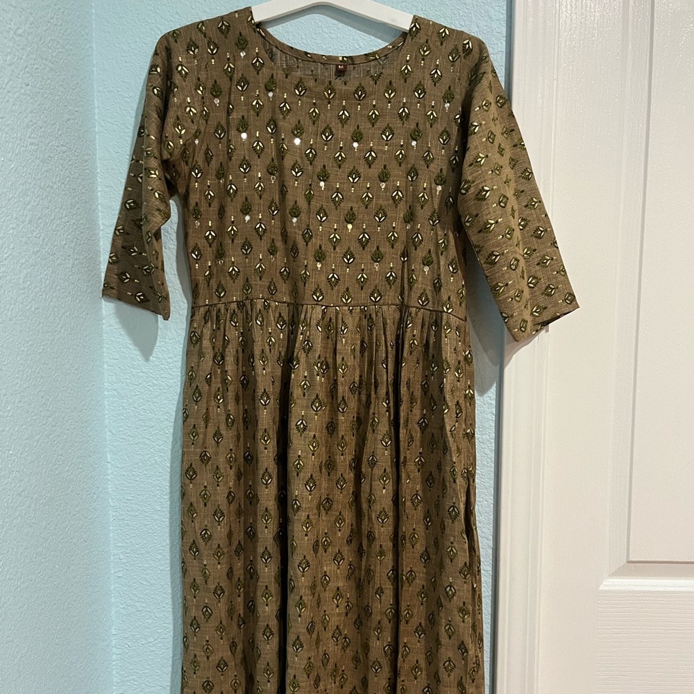 Indian ethnic wear women’s kurta size M brand new